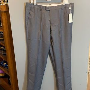 Brand new pair of dress pants size36x34
